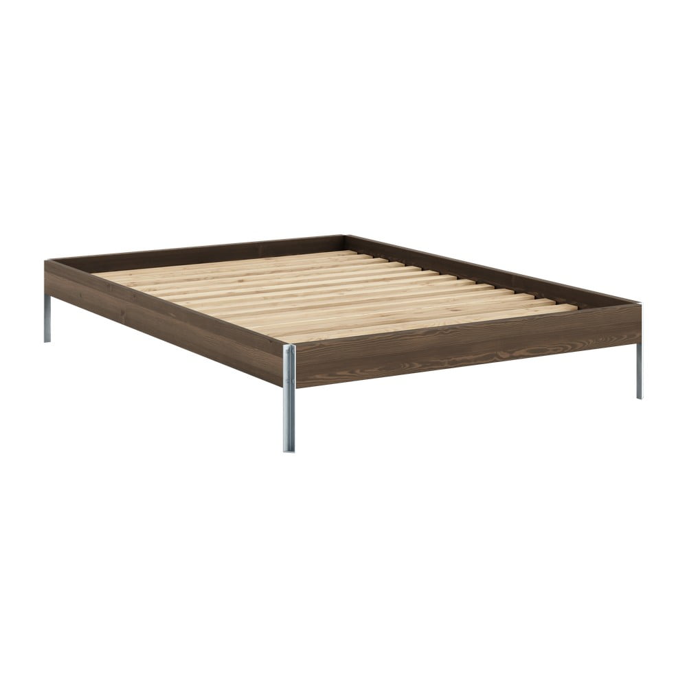 Hnedá dvojlôžková posteľ z borovicového dreva s roštom 140x200 cm Core – Karup Design