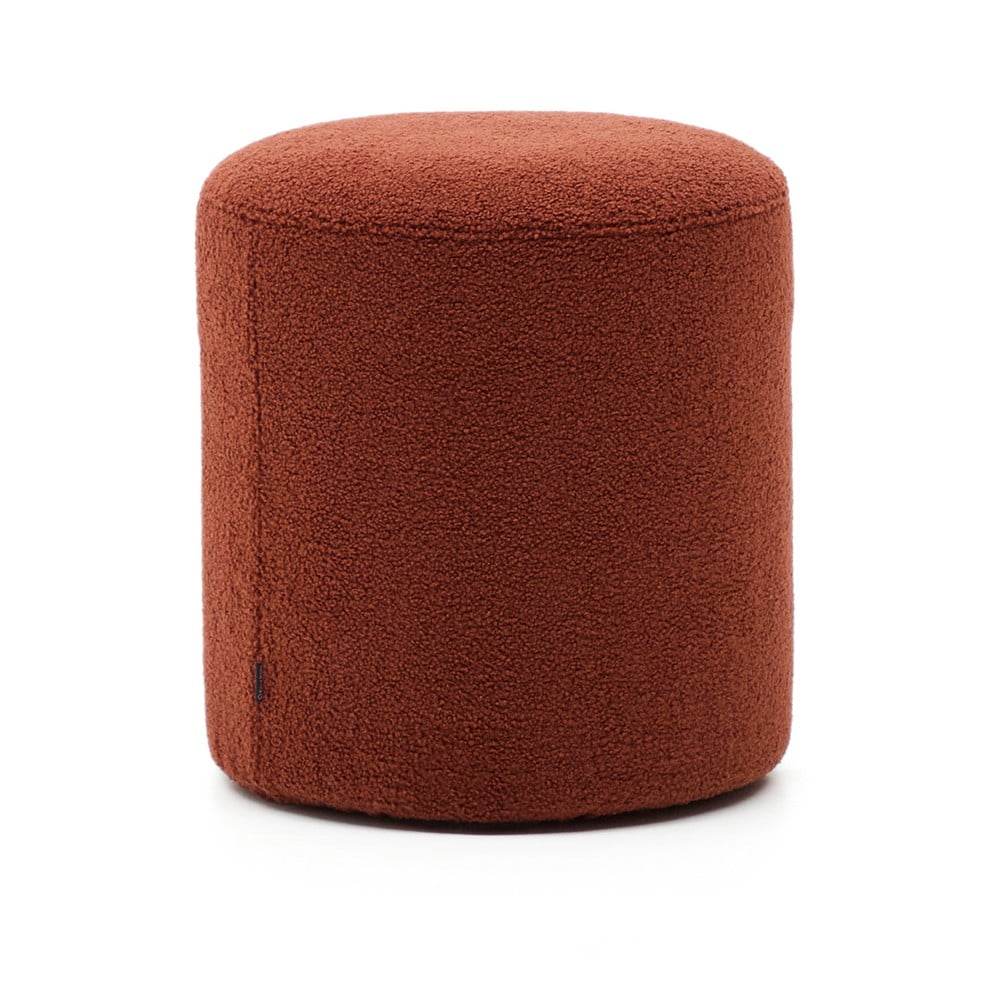 Taburet v terakotovej farbe z textílie buklé Kaeli – Kave Home