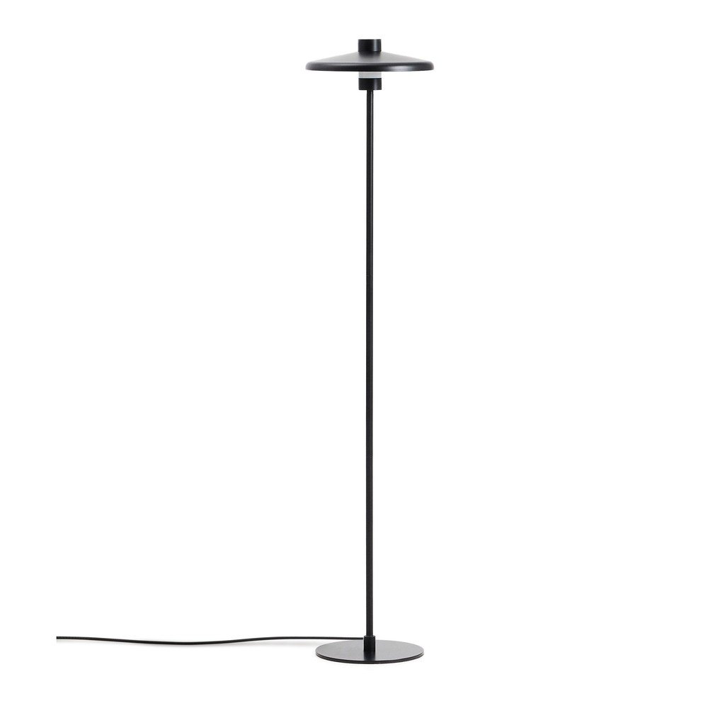 Čierna stojacia lampa s kovovým tienidlom (výška  130 cm) Nuvira – Kave Home