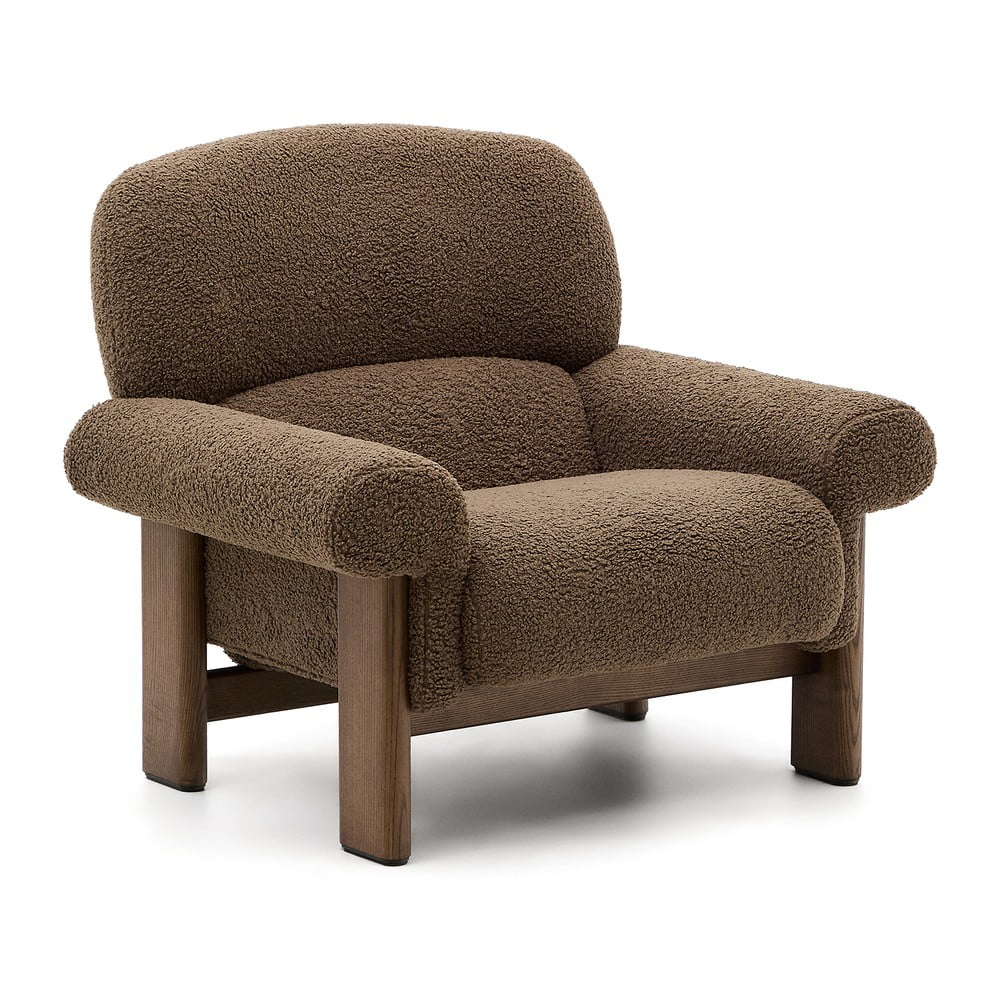 Hnedé kreslo z textílie buklé Nema – Kave Home