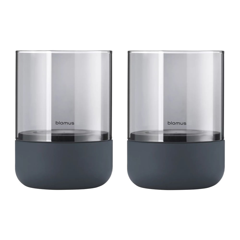 Súprava 2 sivých sklenených svietnikov s betónovým podstavcom Blomus Calma