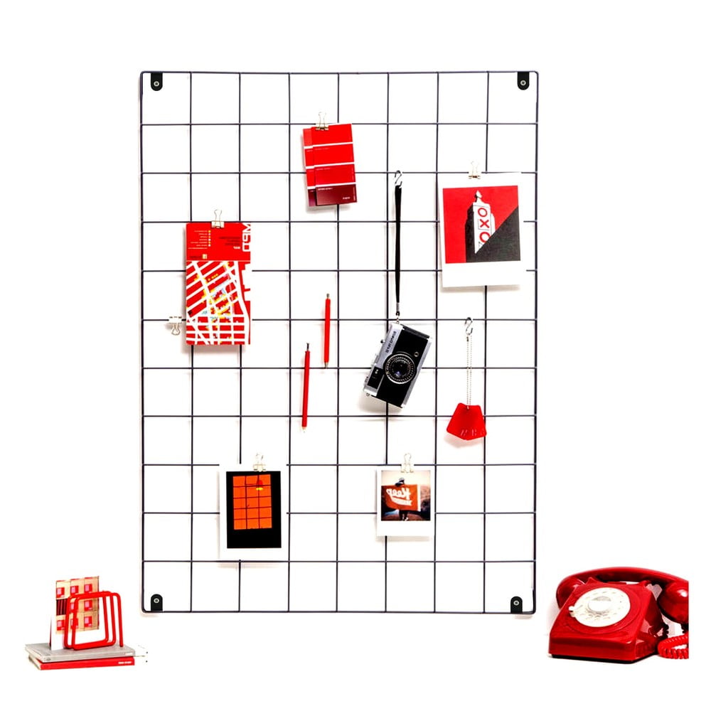 Čierna kovová nástenka